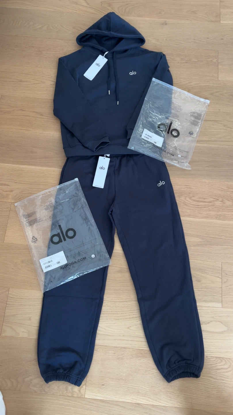 Alo Hoodie and Sweatpants Set Men’s small
