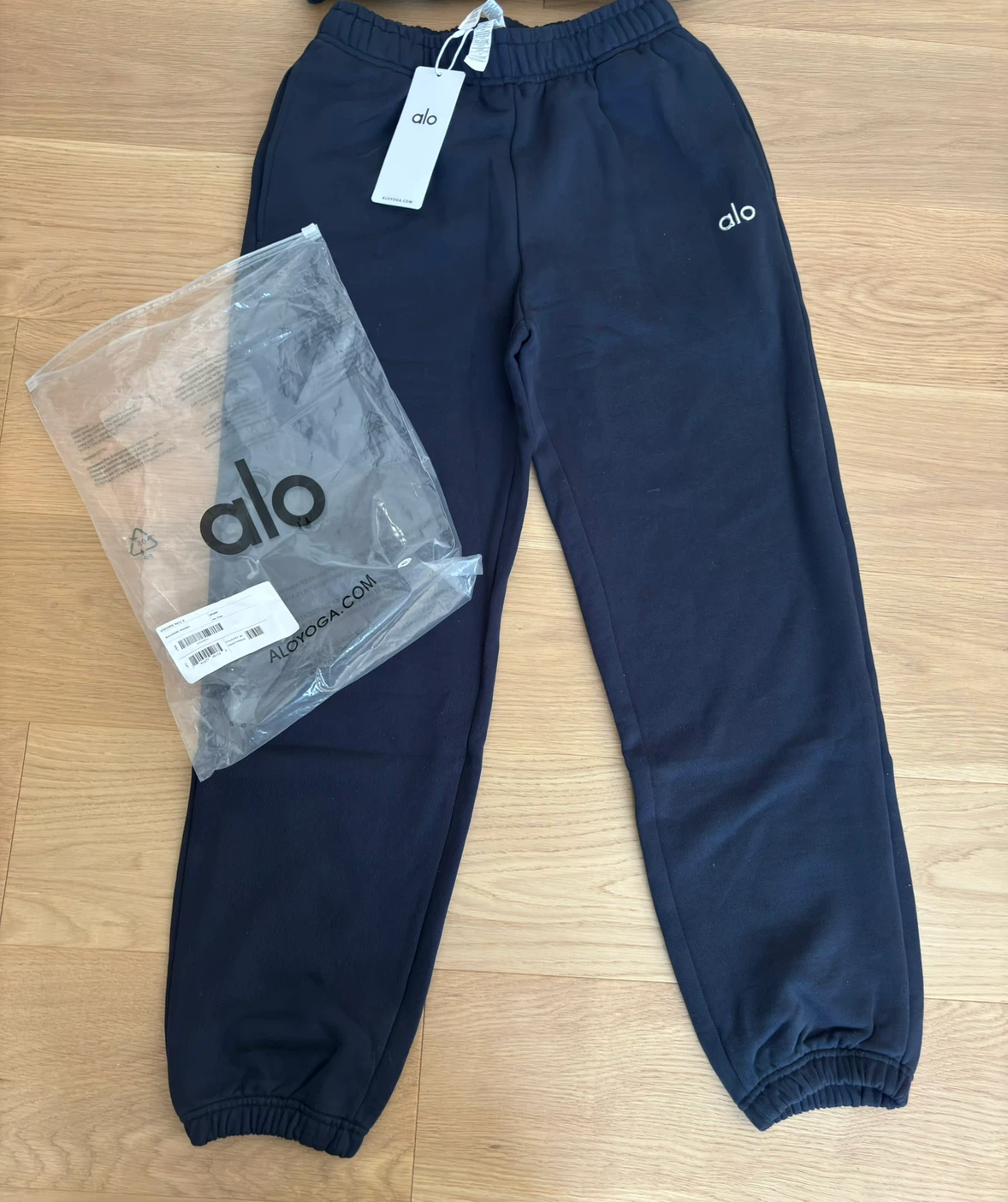Alo Hoodie and Sweatpants Set Men’s small - photo 3