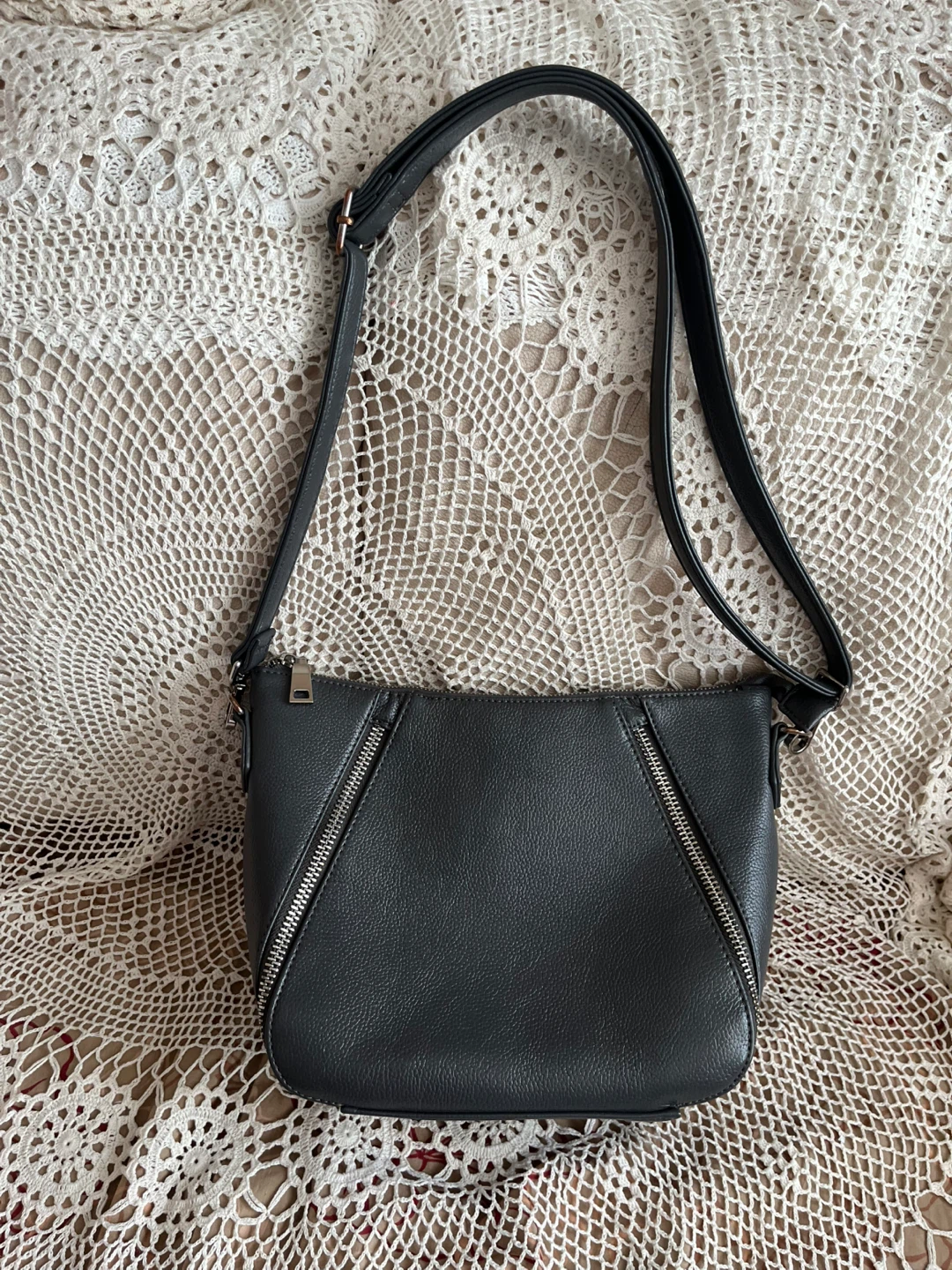 Nella Bella Grey Crossbody Handbag, new condition, vegan, Cdn