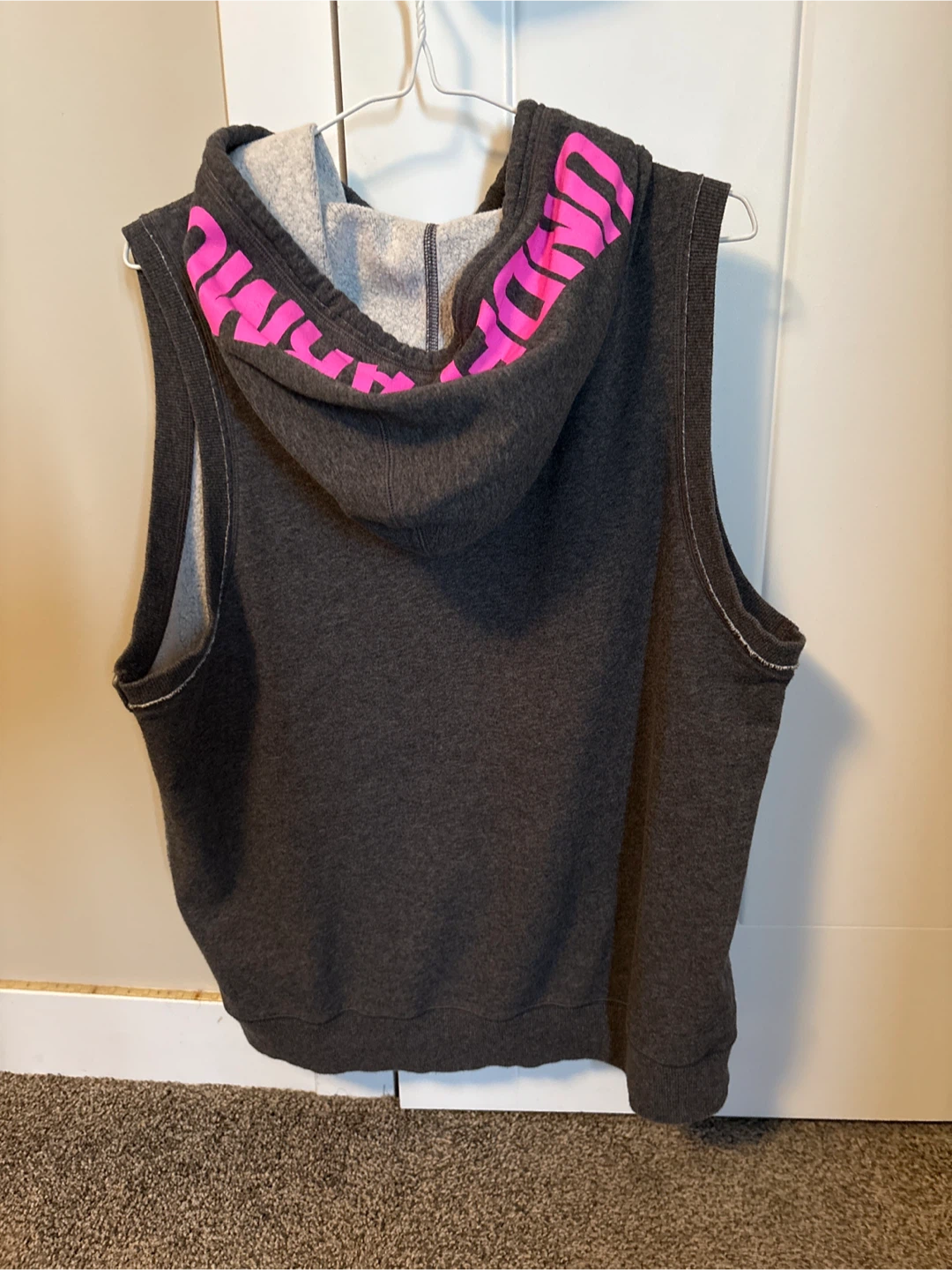Like New XL Under Armour Sleeveless Hoodie - photo 2