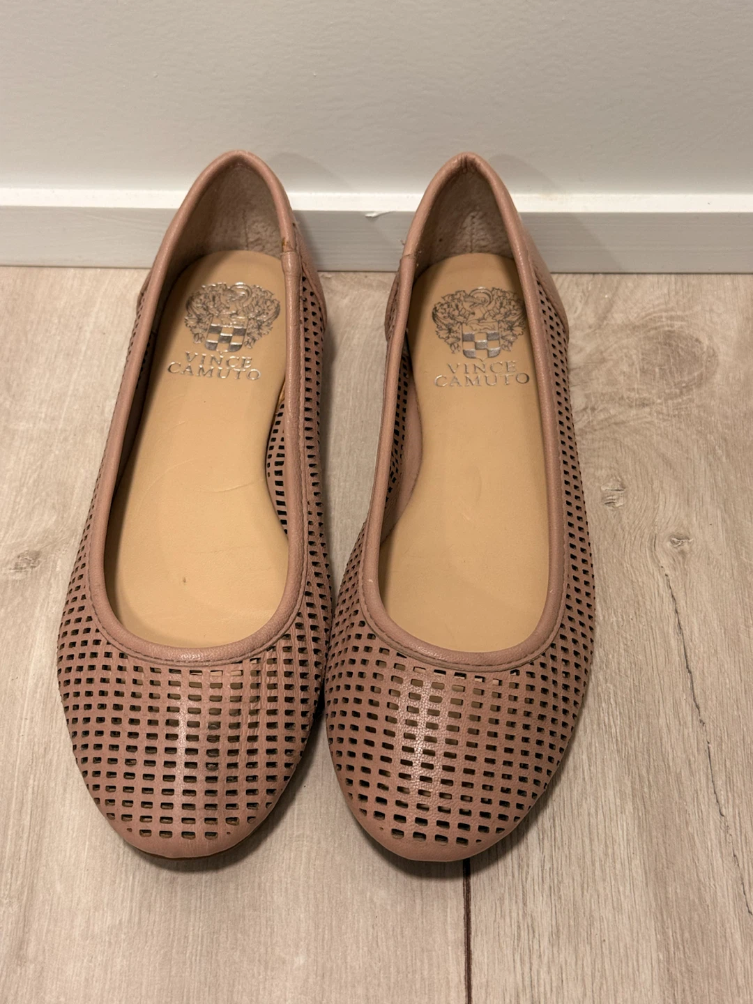 Vince Camuto Leather Ballet Flats – Size 5