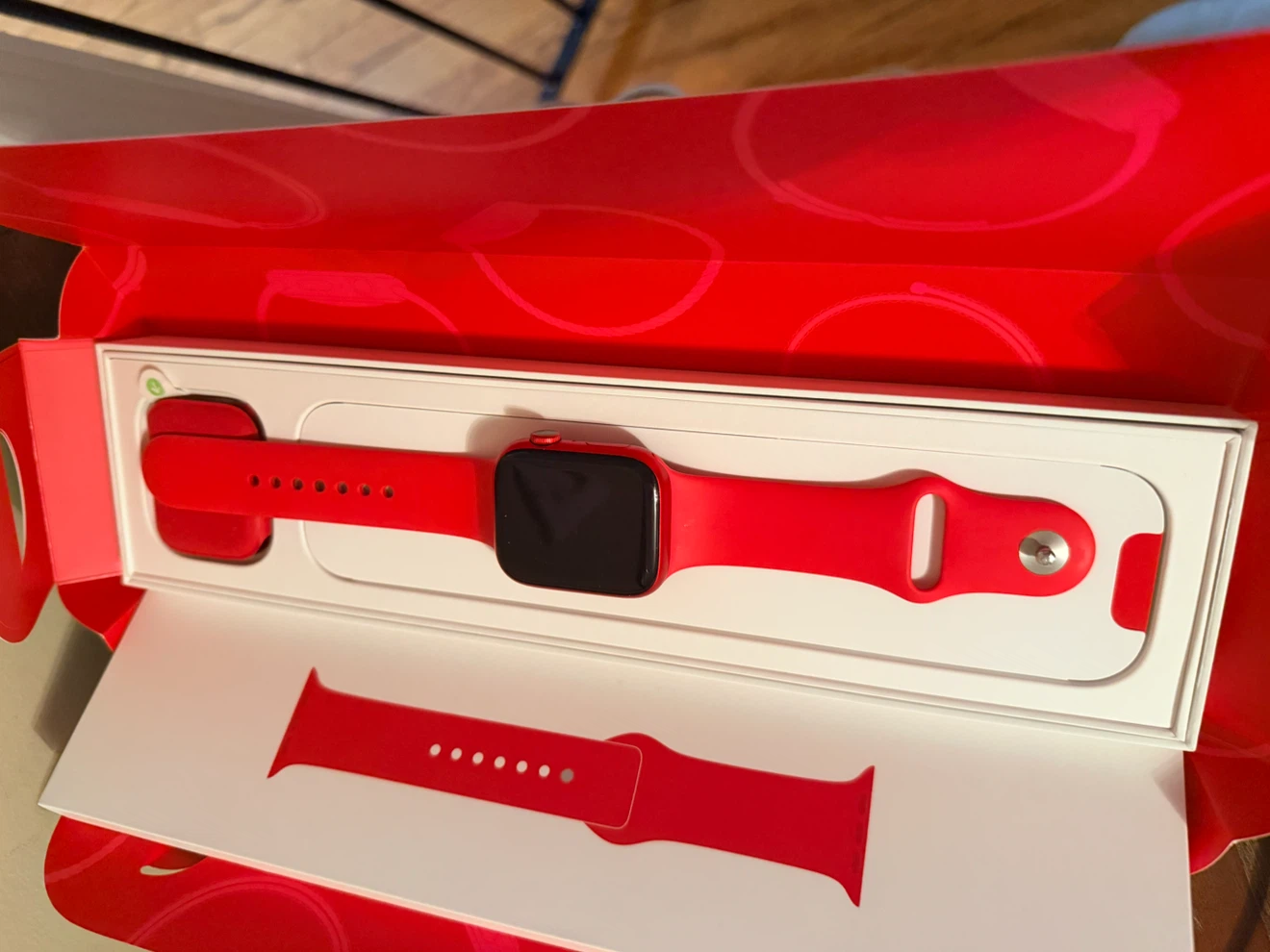 Apple Watch Series 8 45mm Red Aluminum