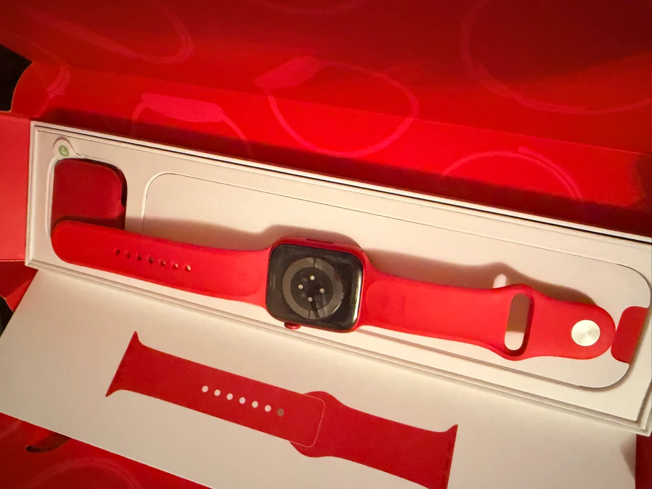 Apple Watch Series 8 45mm Red Aluminum - photo 2