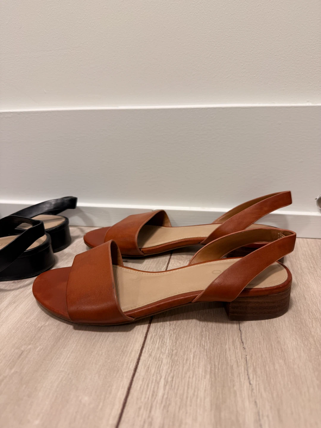 ALDO Strappy Sandals - Black or Cognac - Size 5 - photo 2