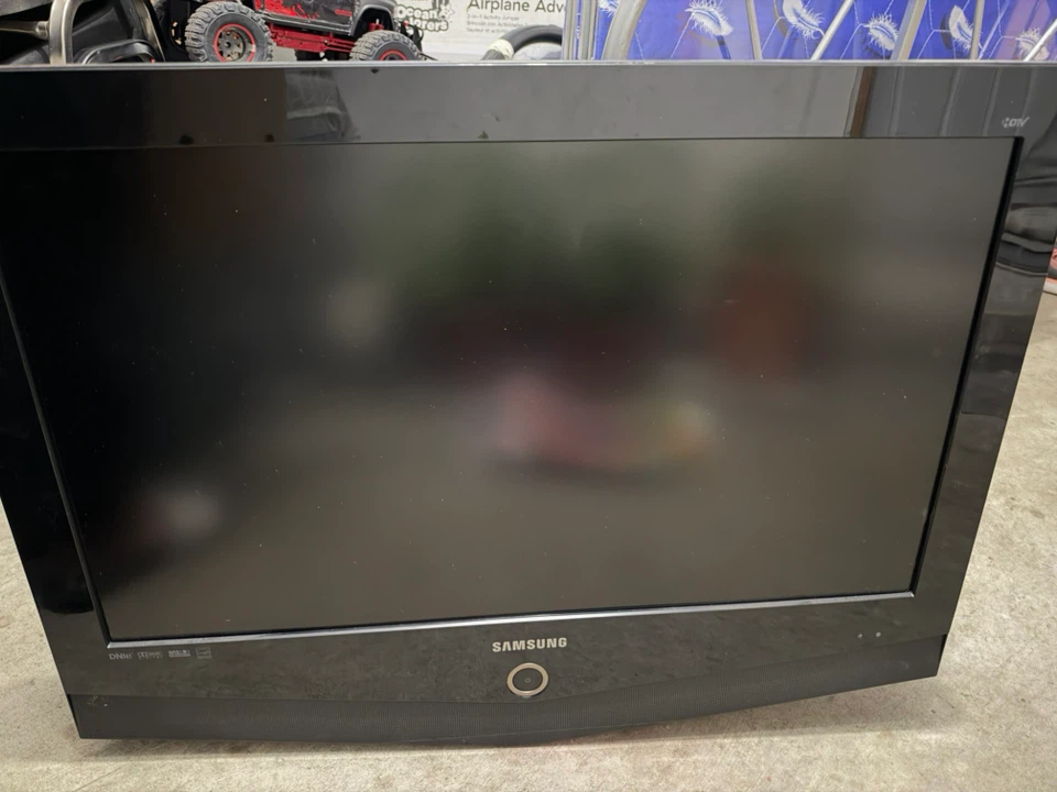 Samsung LN-S3238D 32-inch LCD TV
