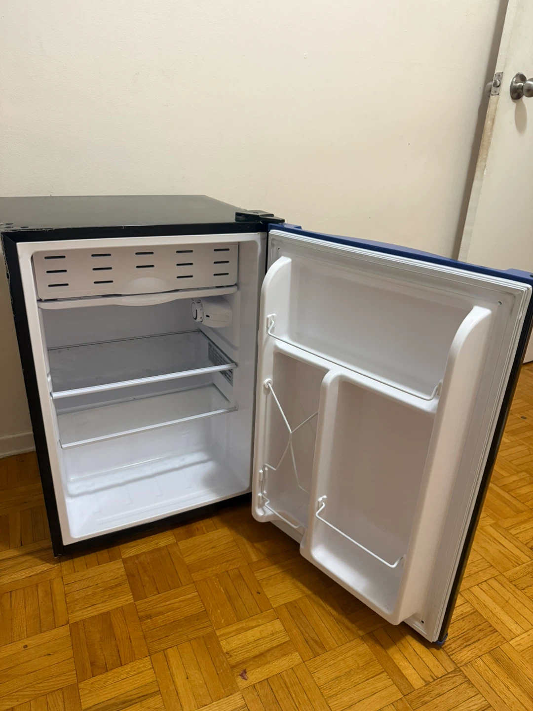 Insignia Compact Mini Fridge - photo 2