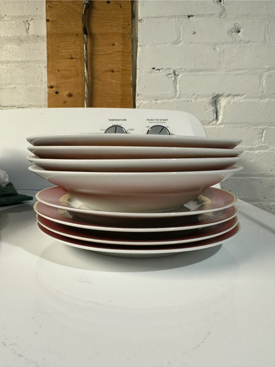 Dish set (4) - soup bowls and salad plates