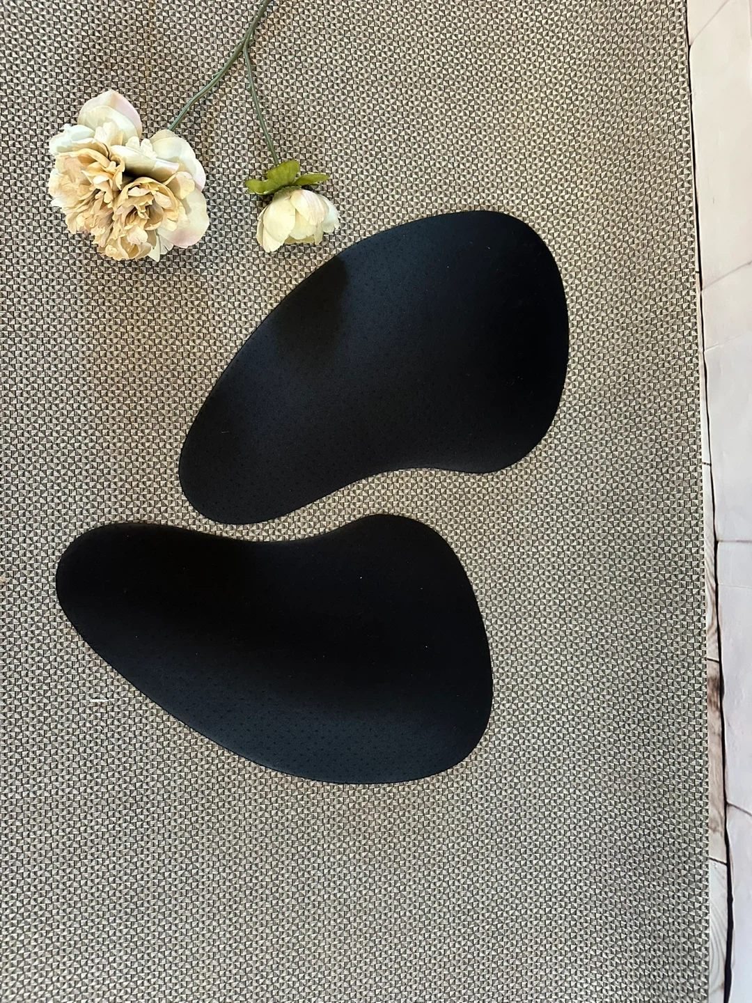 Foam thigh pads