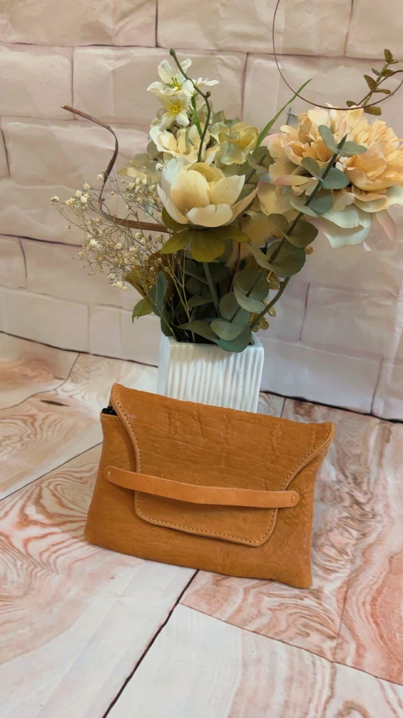 Cuir Rose Tan Leather Clutch