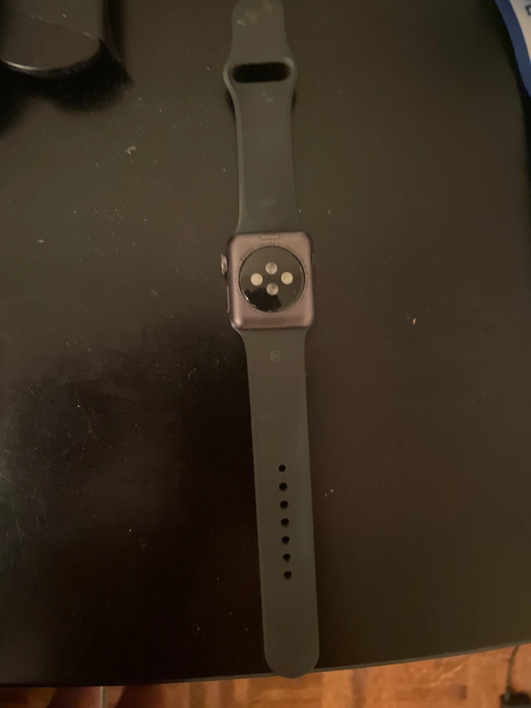 Apple Watch series 3 89% battery health - photo 2
