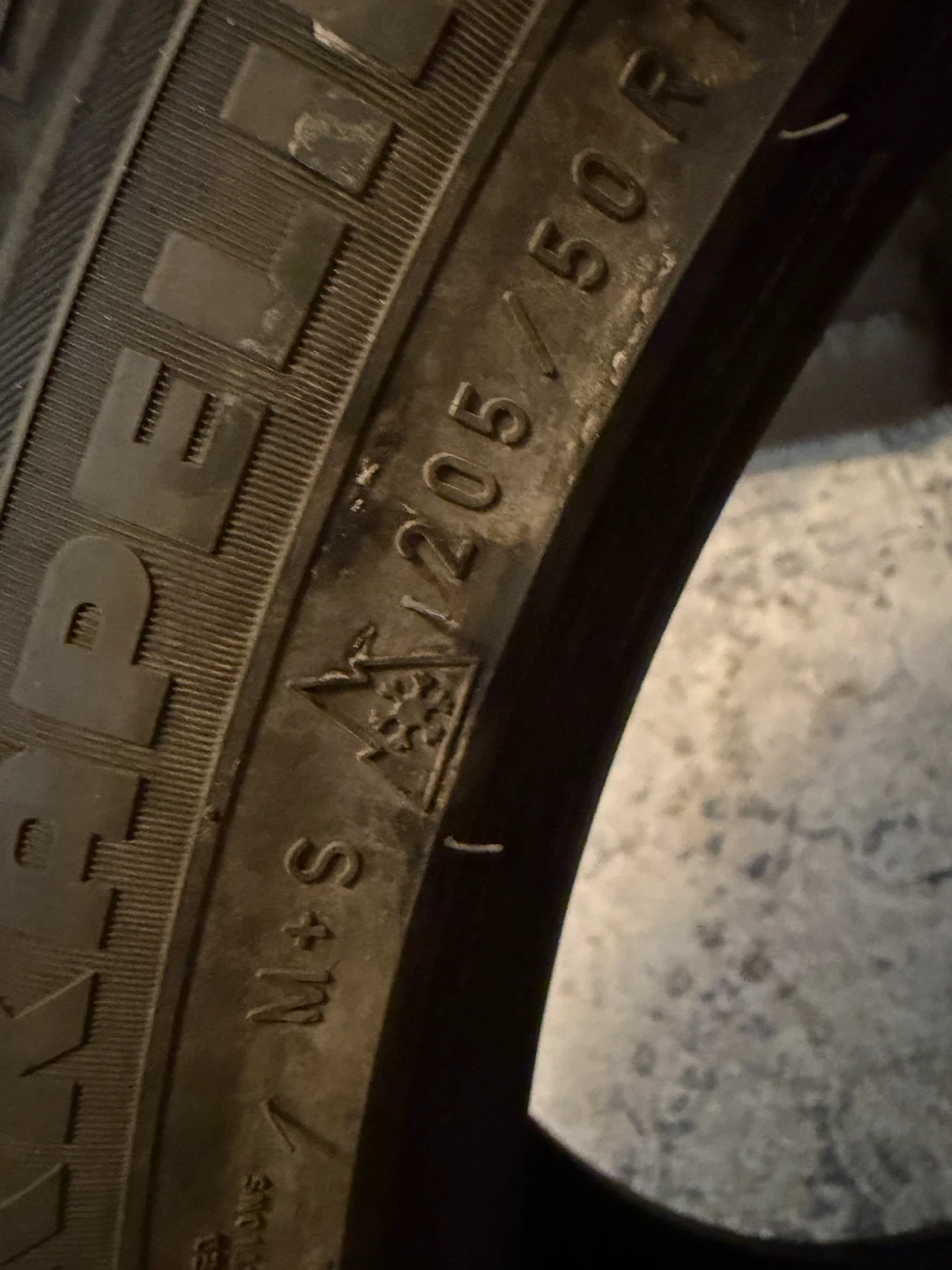 Set of 4 Nokian 205/50R17 Winter Tires - photo 5