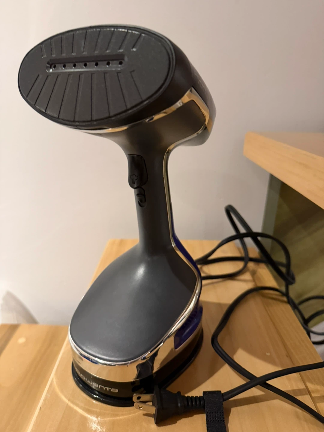 [Moving Sale] Rowenta X-Cel Steam Force Handheld Garment Steamer - photo 2