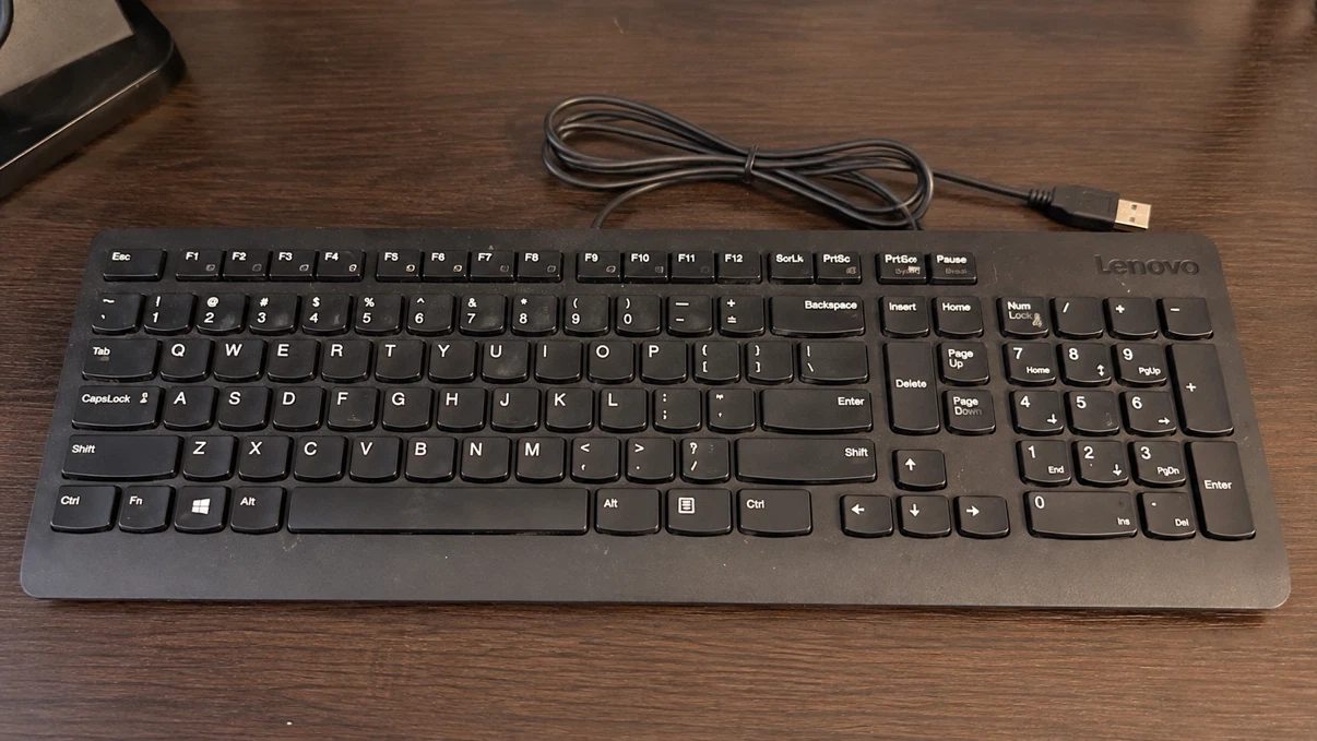 Computer Office Bundle: Dell Monitor, Lenovo Keyboard, Mouse - photo 4