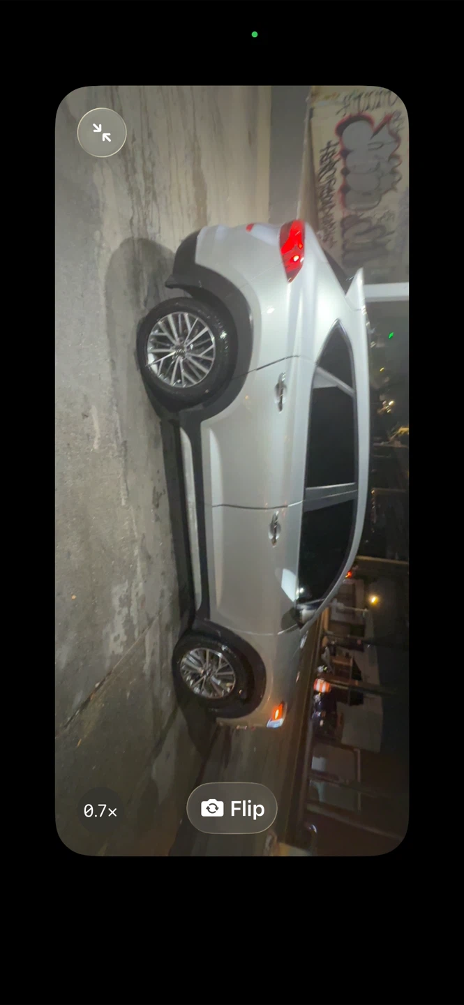 Silver Hyundai Tucson SUV - photo 4