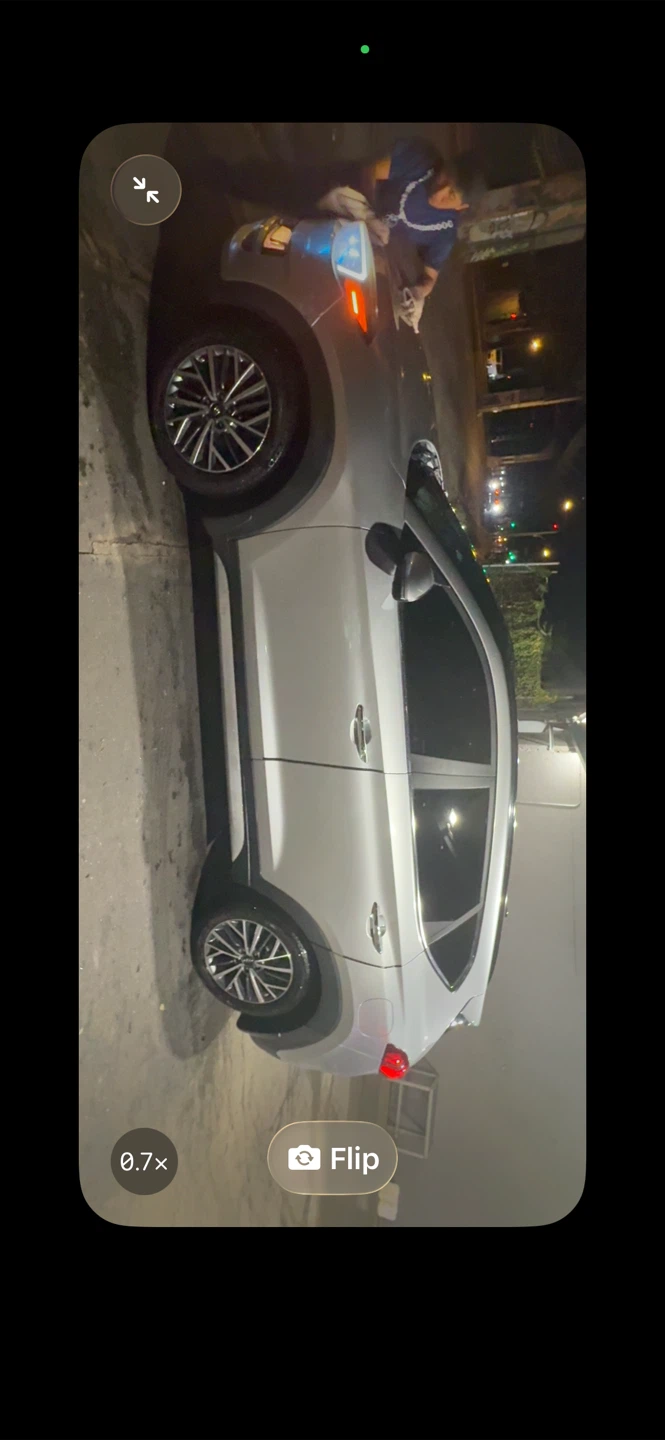 Silver Hyundai Tucson SUV - photo 5