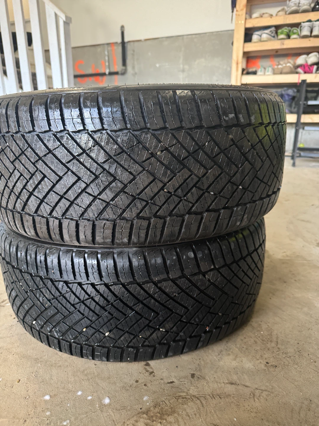 Set of 2 - 225/40R18 Mileking MK625 Tires (Like New)