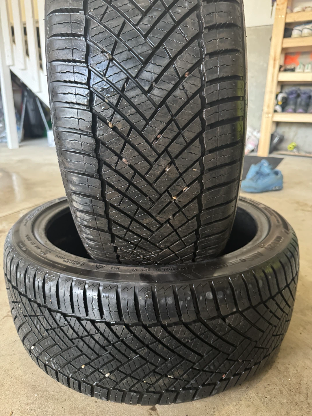 Set of 2 - 225/40R18 Mileking MK625 Tires (Like New) - photo 2