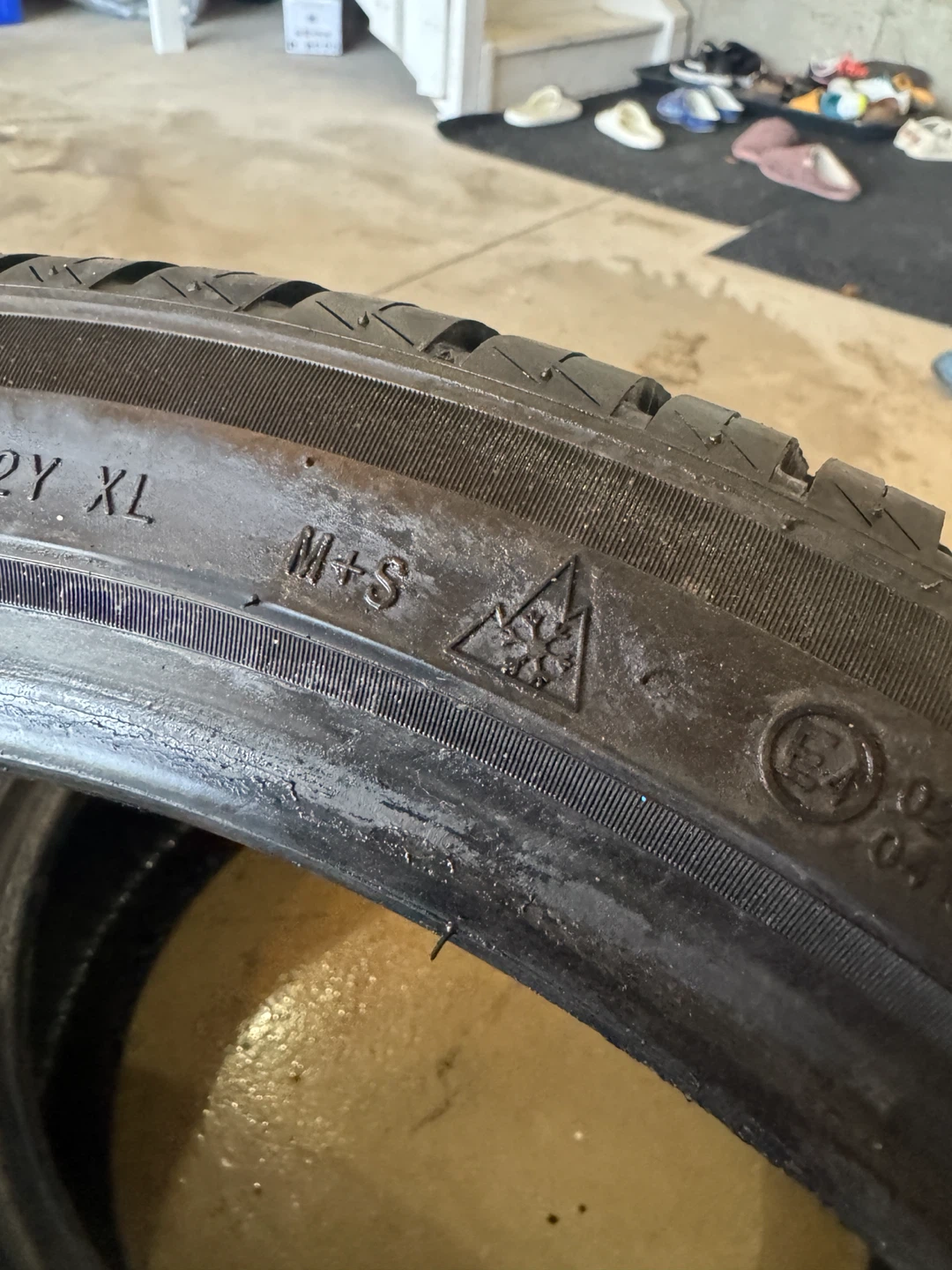 Set of 2 - 225/40R18 Mileking MK625 Tires (Like New) - photo 4