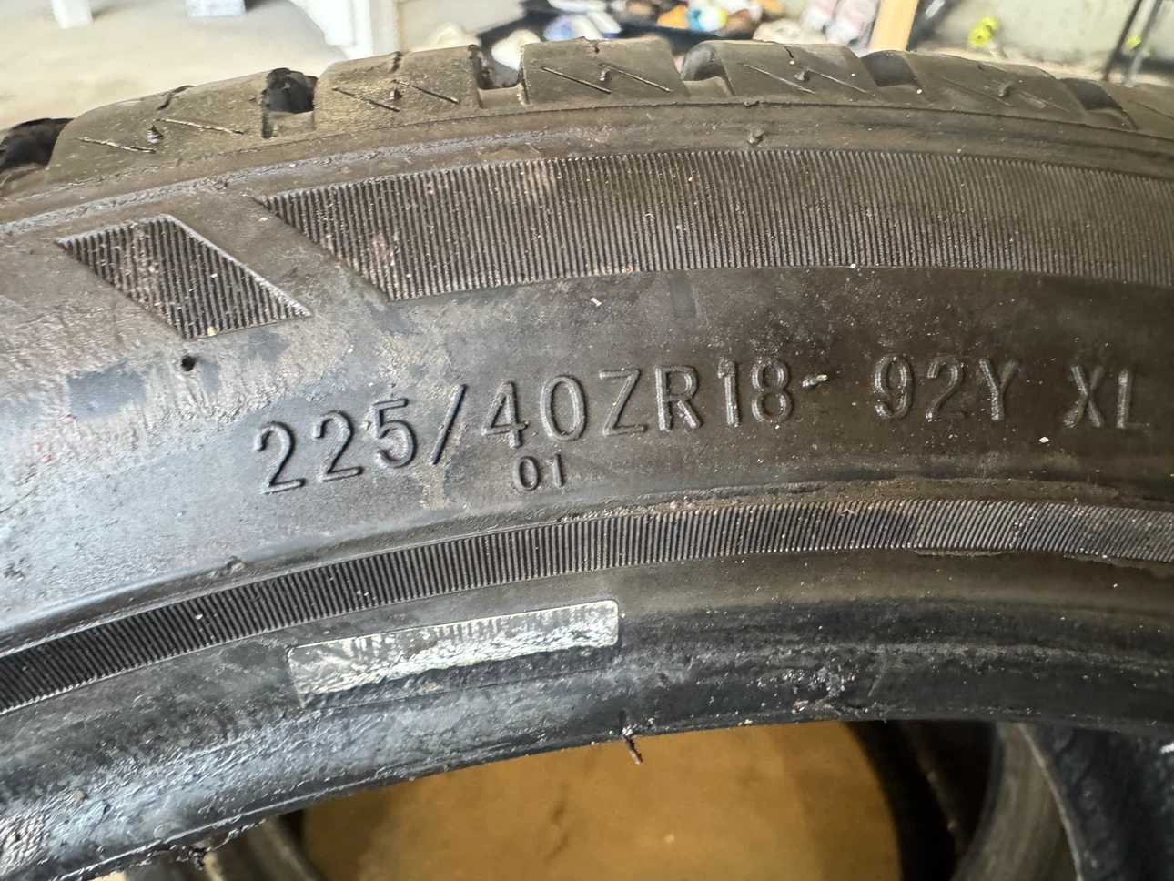 Set of 2 - 225/40R18 Mileking MK625 Tires (Like New) - photo 5