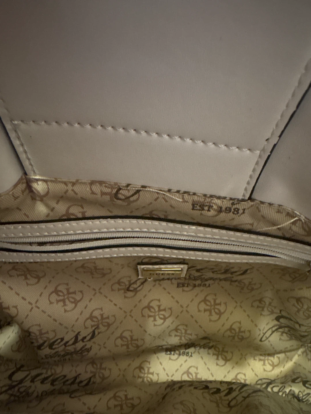 Guess 1981 Black and White Handbag - photo 3