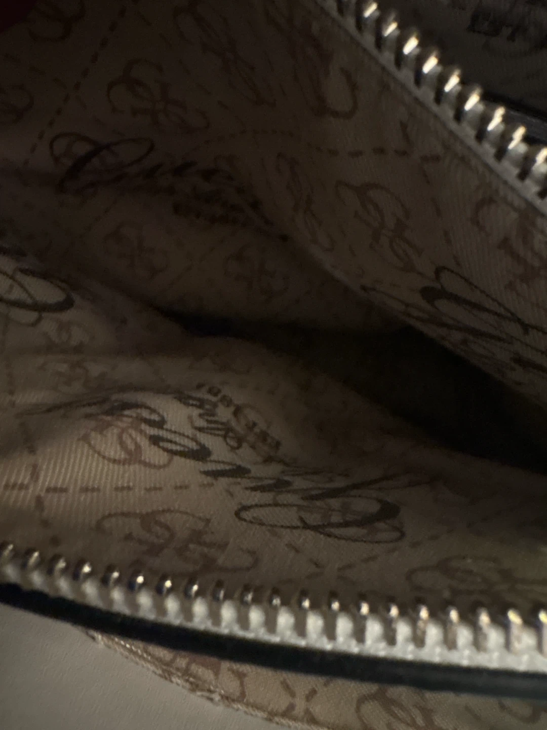 Guess 1981 Black and White Handbag - photo 4