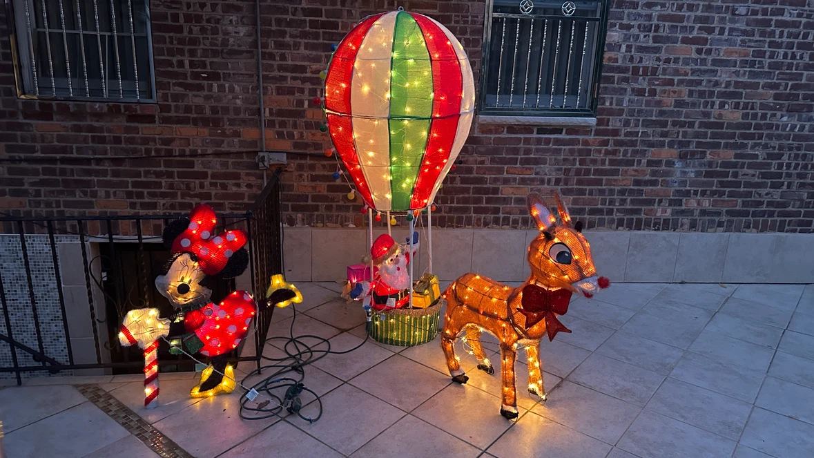 Lighted Hot Air Balloon Christmas Decor - photo 3