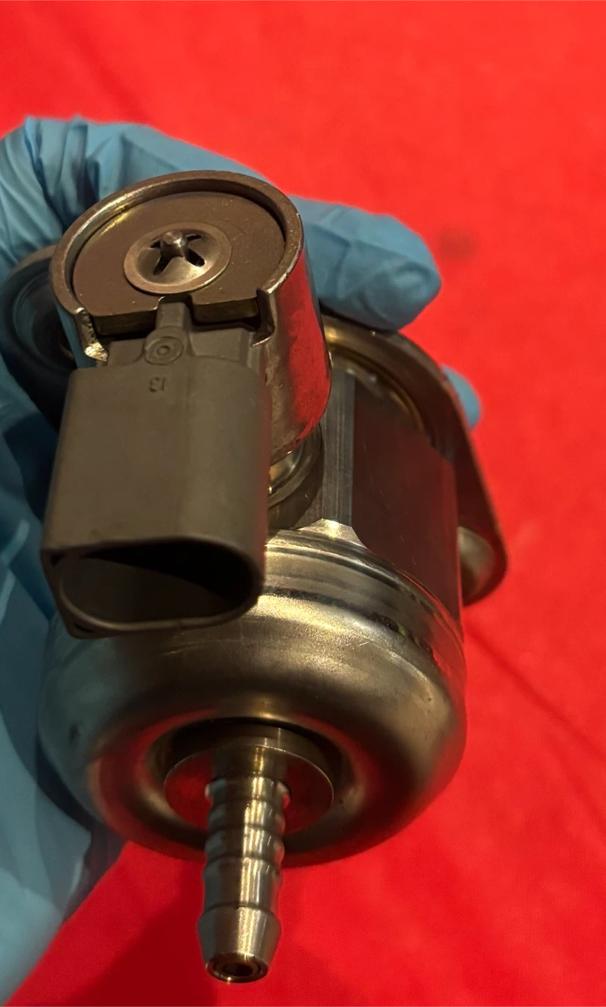 DrCax High Pressure Fuel Pump 06A127026A - photo 3