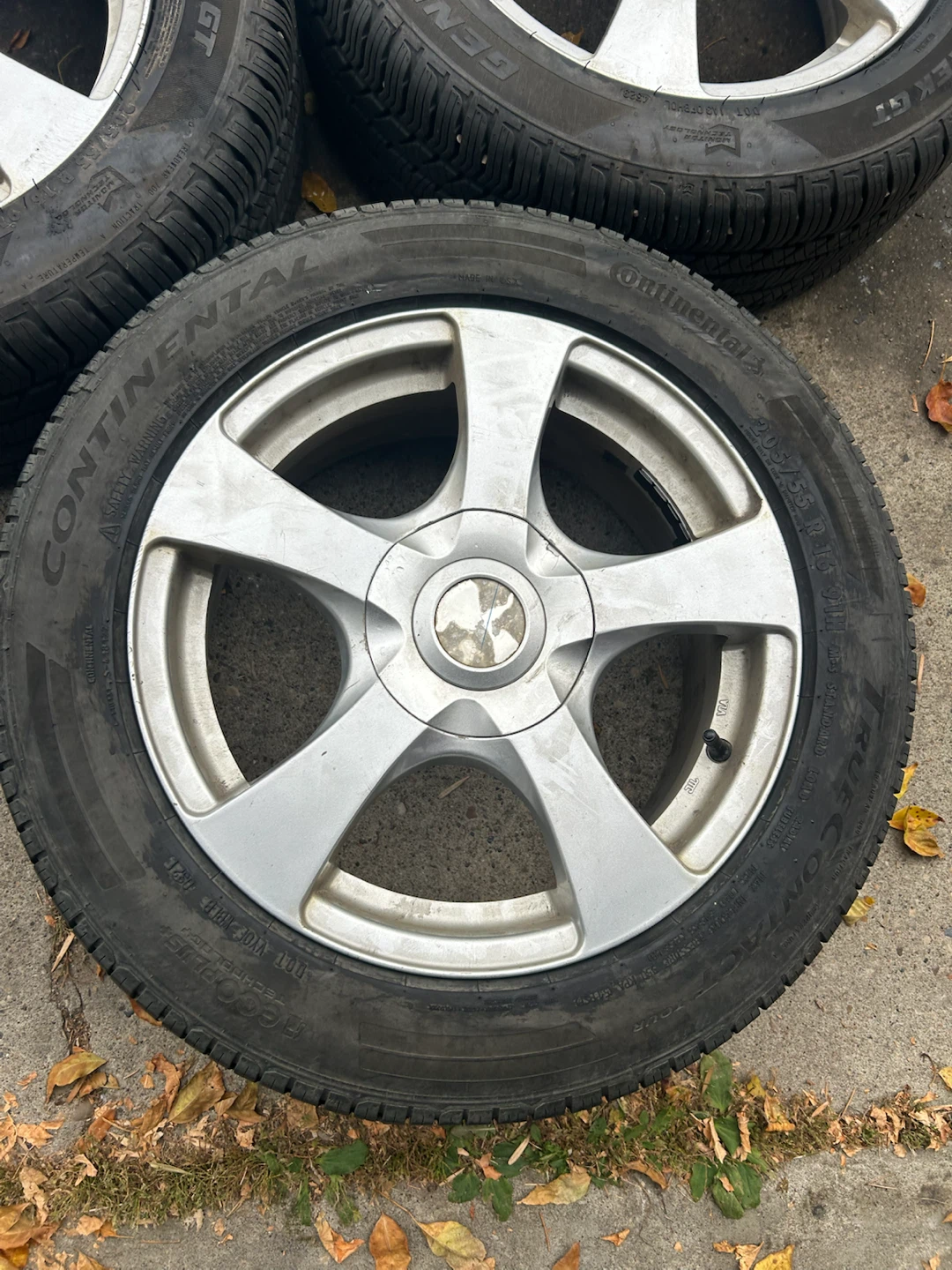 Set of 4 Tires with Alloy Rims 205/55 R16 - photo 2