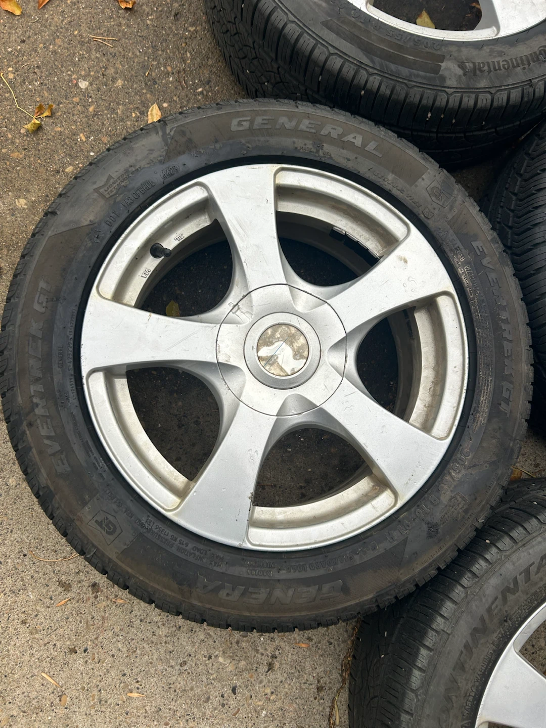 Set of 4 Tires with Alloy Rims 205/55 R16 - photo 3