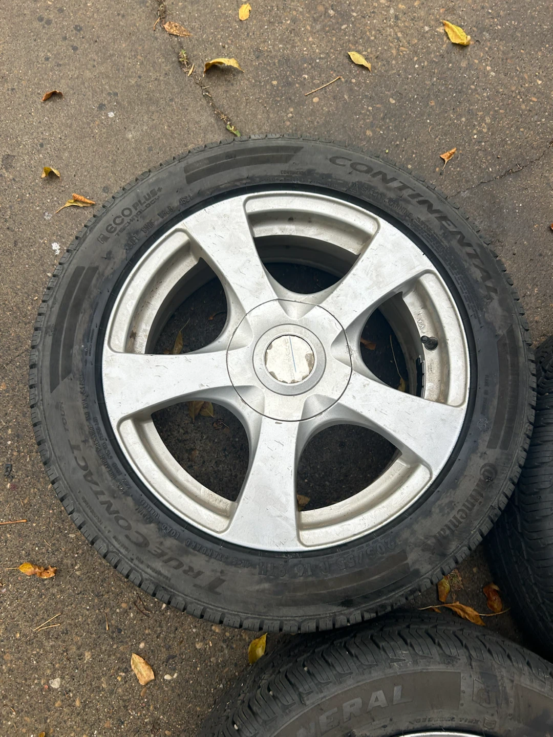 Set of 4 Tires with Alloy Rims 205/55 R16 - photo 5