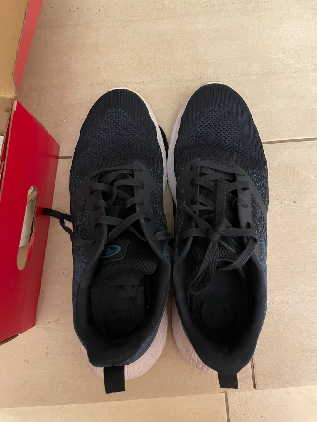 Athletic Works Men's Runners Size 12