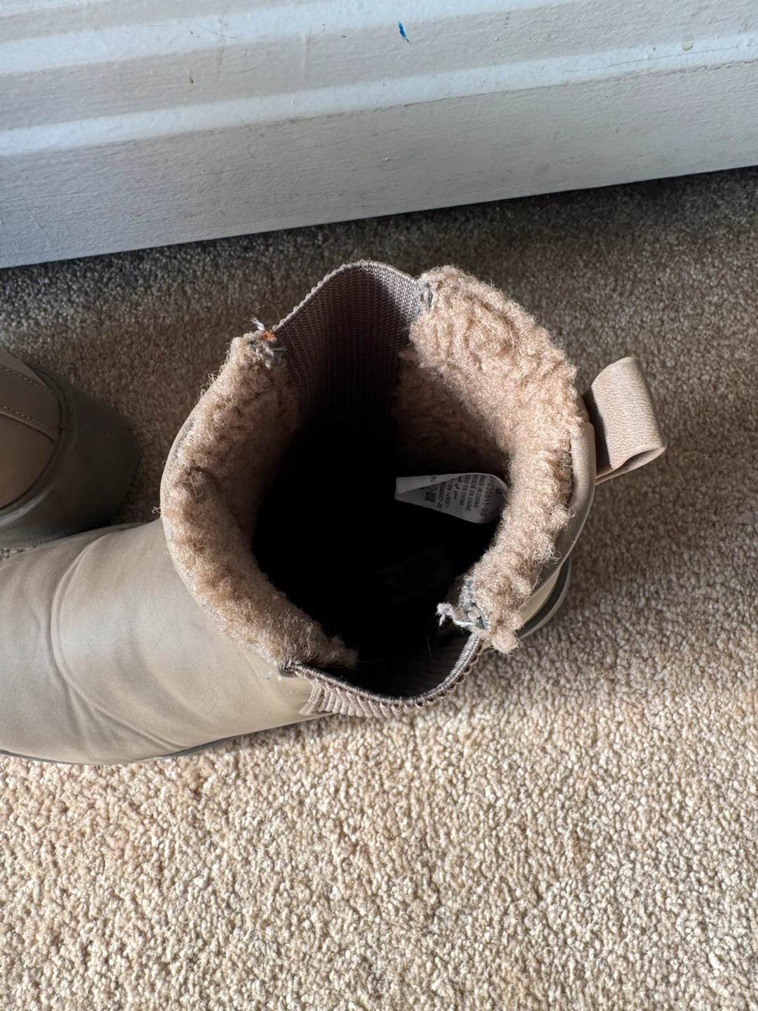 Chelsea Style Boots with fur - photo 3