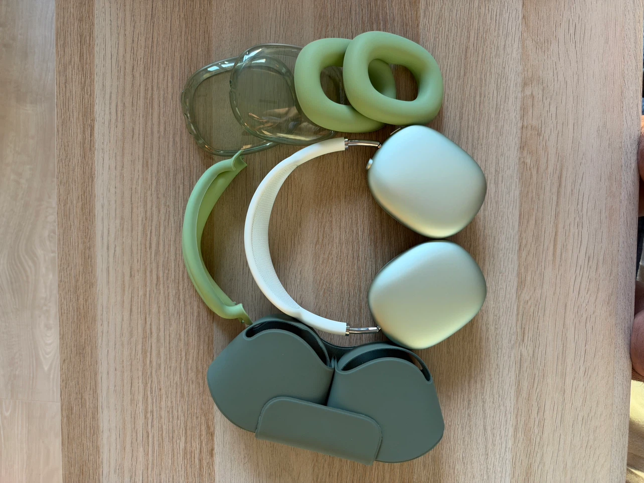 Apple AirPods Max (Max Green) - 1st Gen (Lightning) - Like New - photo 4