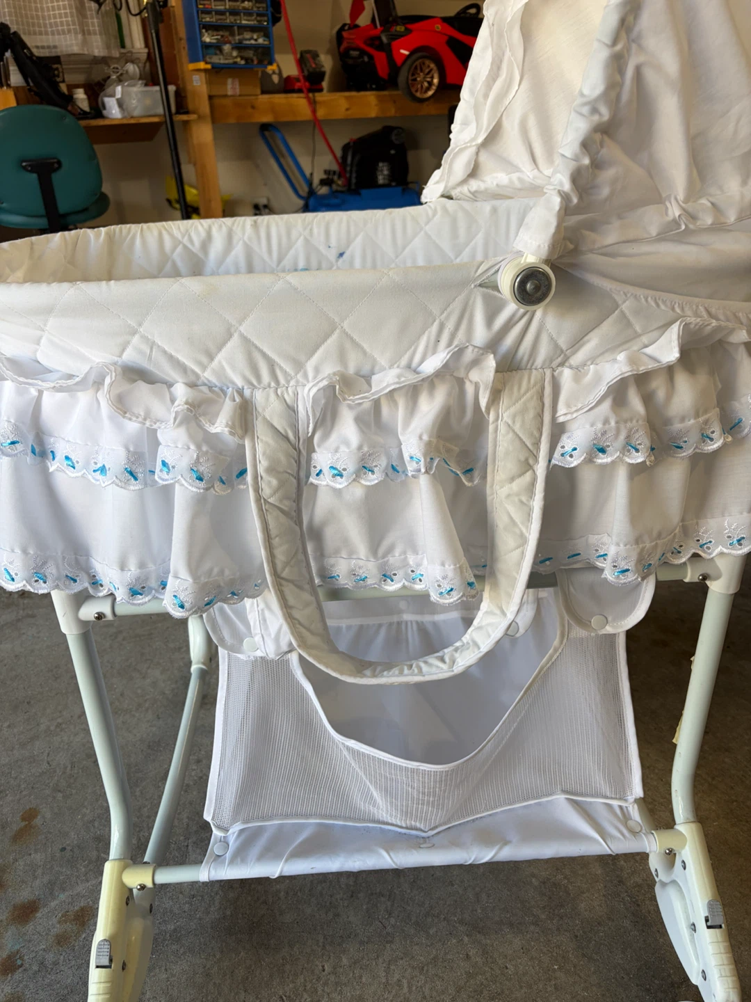 Biloban Baby Bassinet
