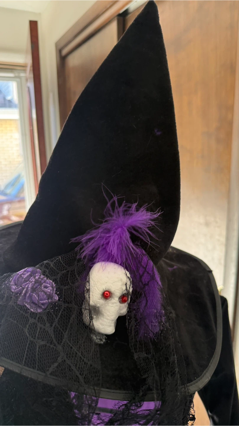 Witch Costume with Hat size 10-12 year old - photo 2