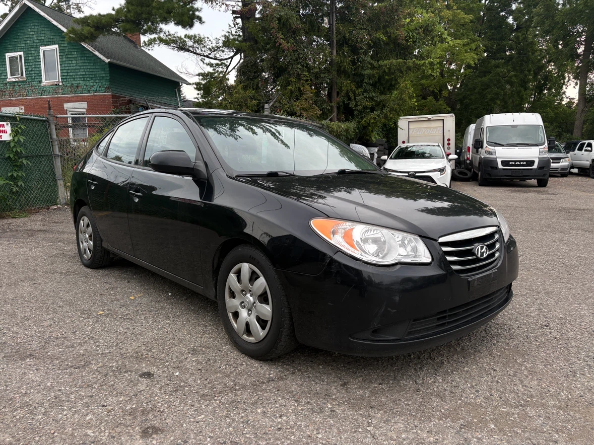 2010 Hyundai Elantra Sedan - photo 4
