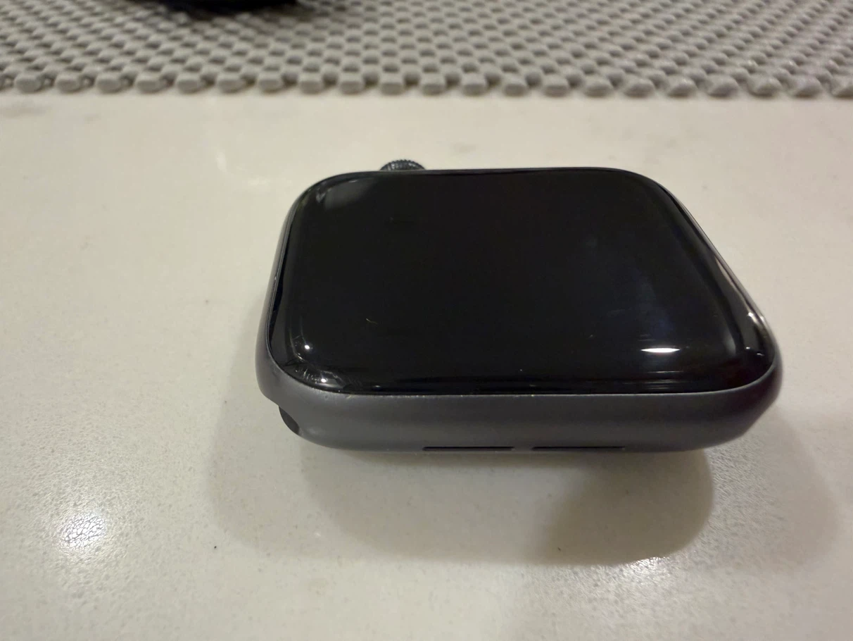 Apple Watch Series 4 44mm Aluminum - photo 2