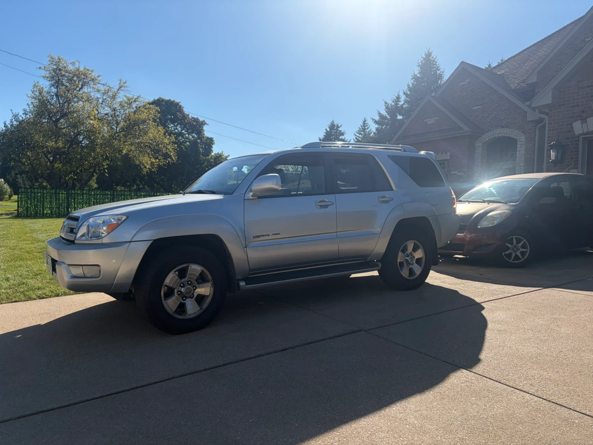 Silver Toyota 4Runner Limited 4WD - photo 4