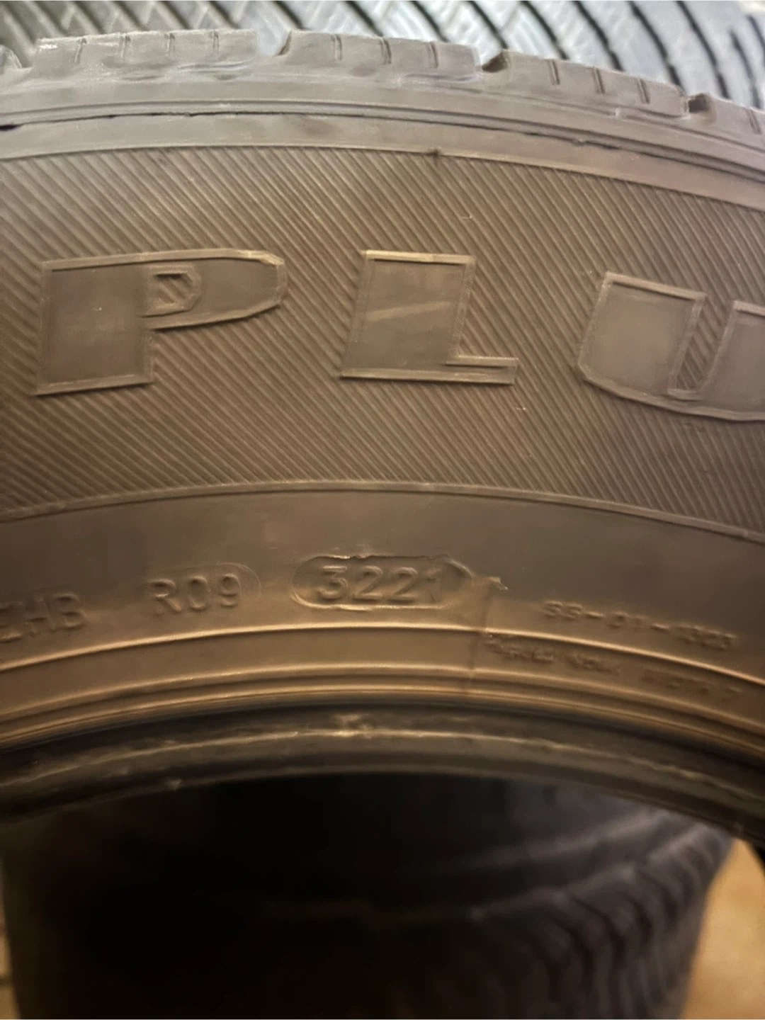 4 winter tires 235/65/17 - photo 2