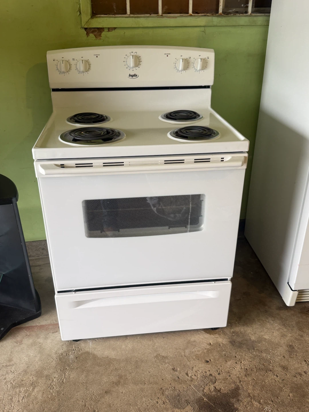 Inglis White Electric Stove