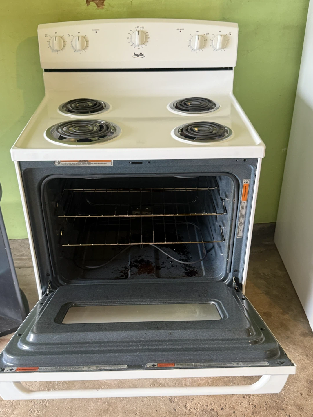 Inglis White Electric Stove - photo 2