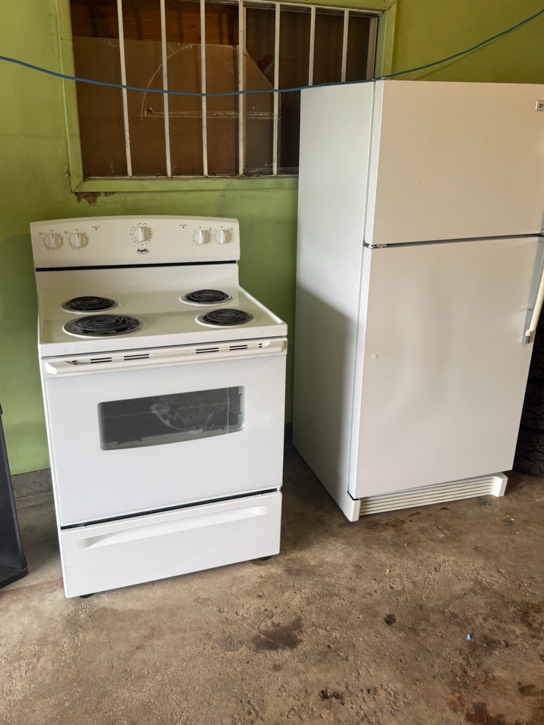 Inglis White Electric Stove - photo 4