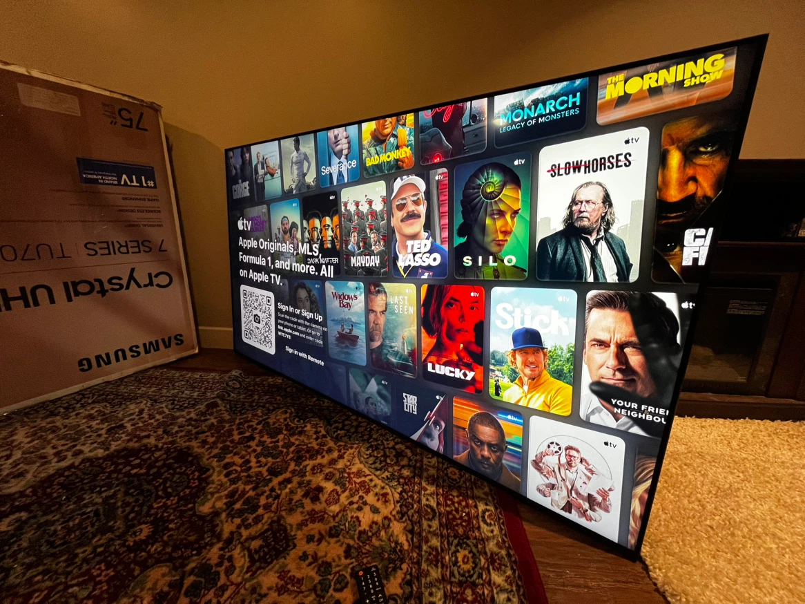 Samsung 75-inch Crystal UHD TV Model N Un75tu700df - photo 2