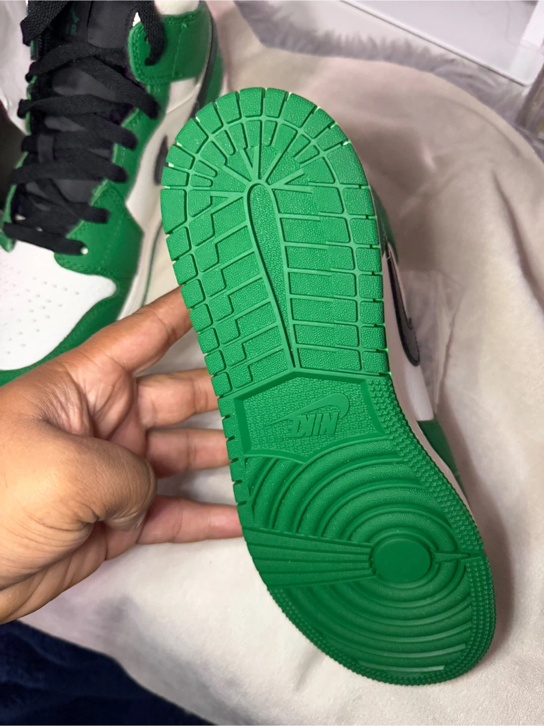 Nike Air Jordan 1 Mid Lucky Green - photo 2