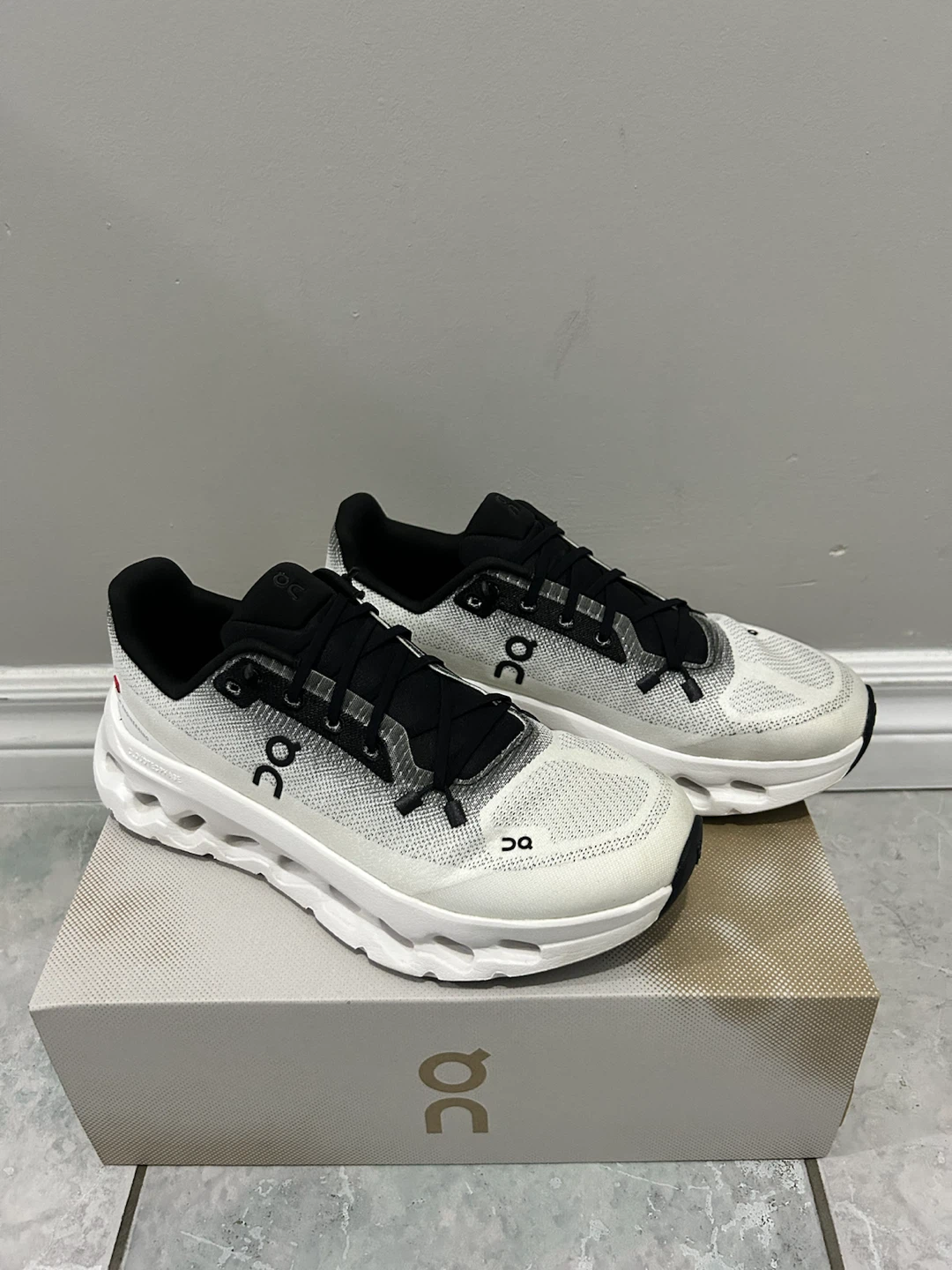 On Cloudsurfer Running Shoes