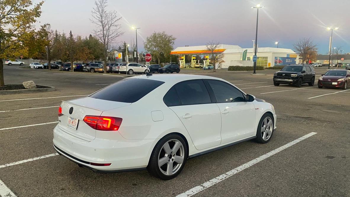 Volkswagen Jetta GLI - photo 3