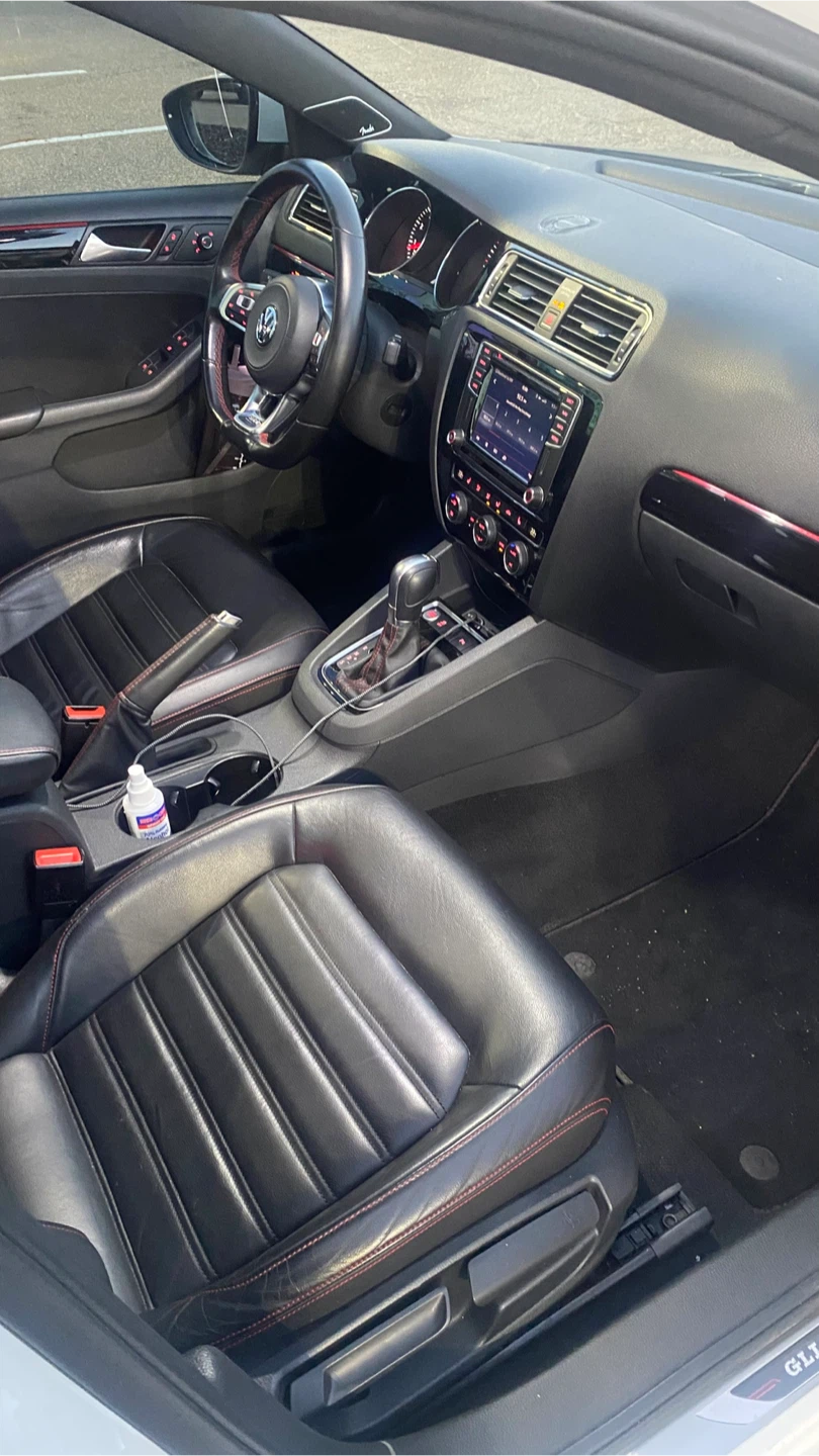 Volkswagen Jetta GLI - photo 5