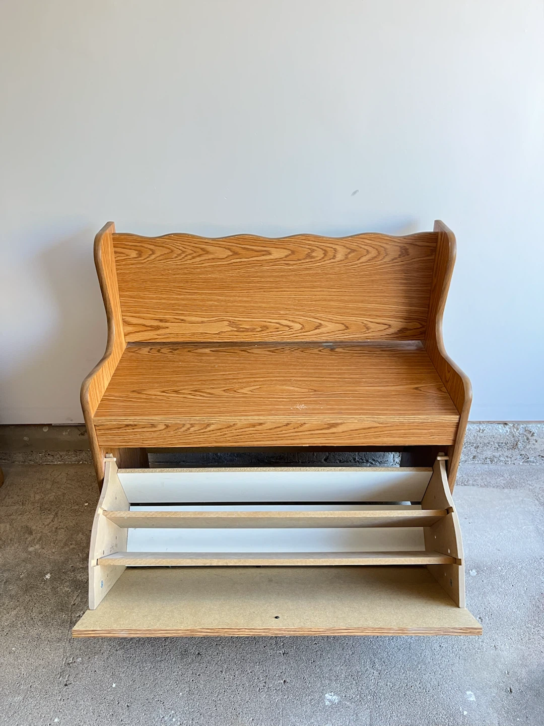 Entryway Bench w/ Pull-Out Drawer - photo 3