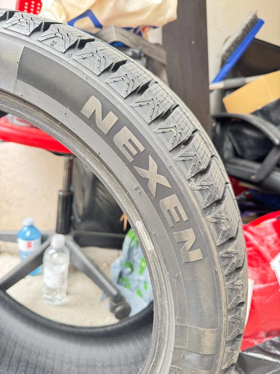 Nexen Winguard Ice 4 winter Tire 235/45R18 - photo 3