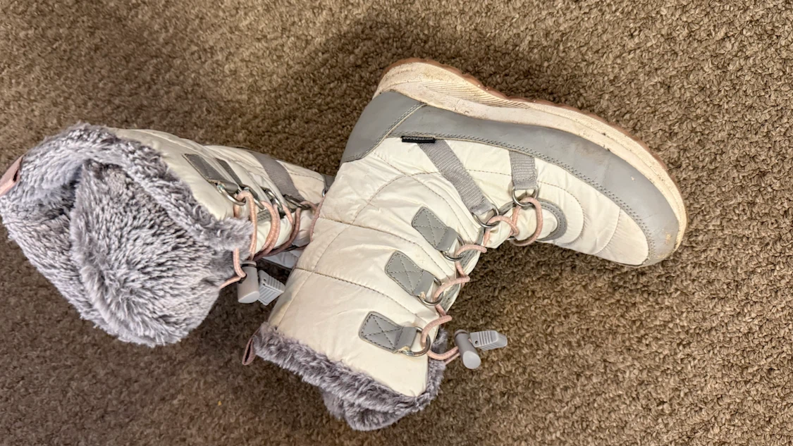 Winter Boots Size 4 and Size 7 - photo 2
